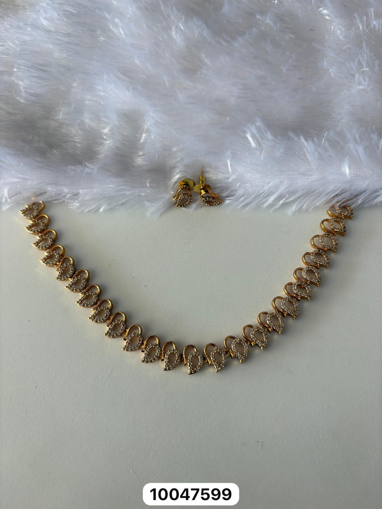 Anchor Leaf stone necklace
