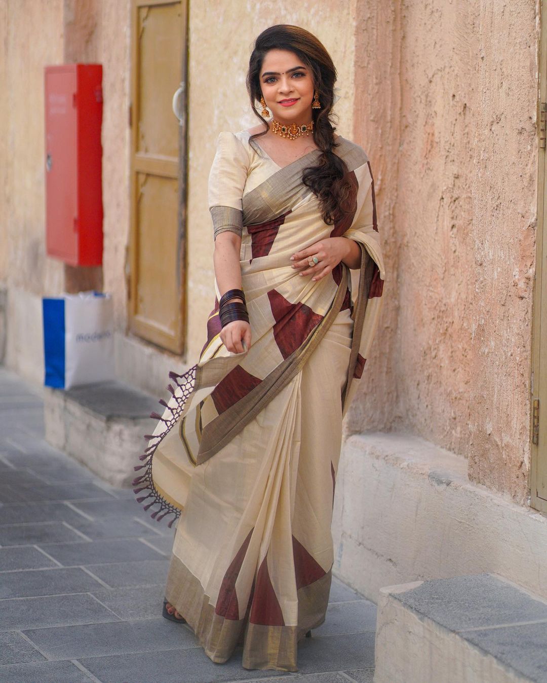 Anchor Coffe brown Triangle Saree