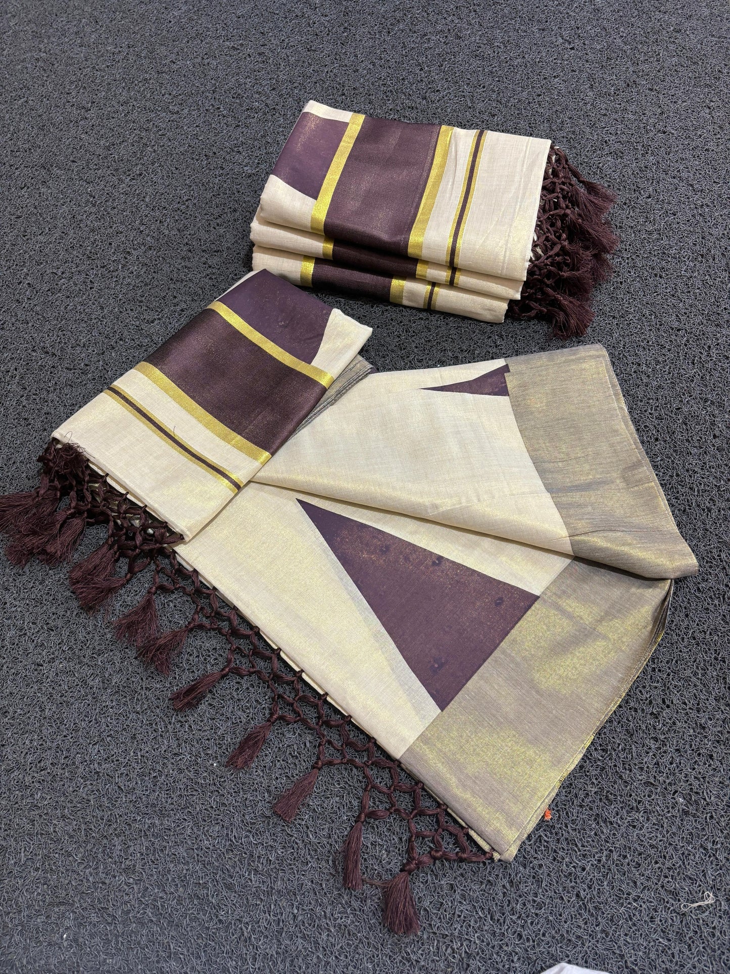 Anchor Coffe brown Triangle Saree